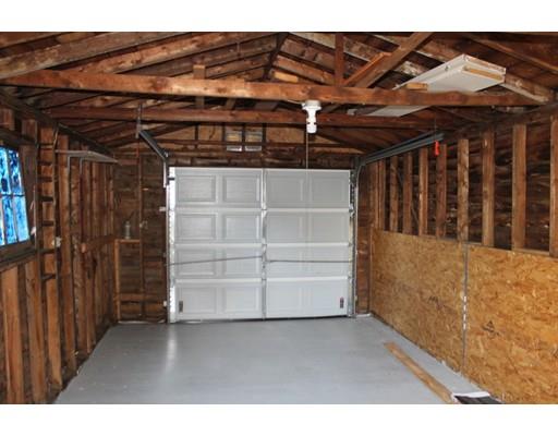 86 Howes St, Springfield, MA 01118 photo 21