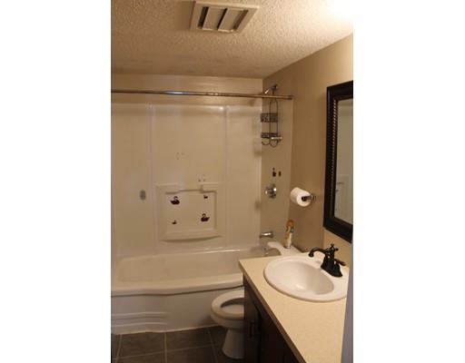 86 Howes St, Springfield, MA 01118 photo 10