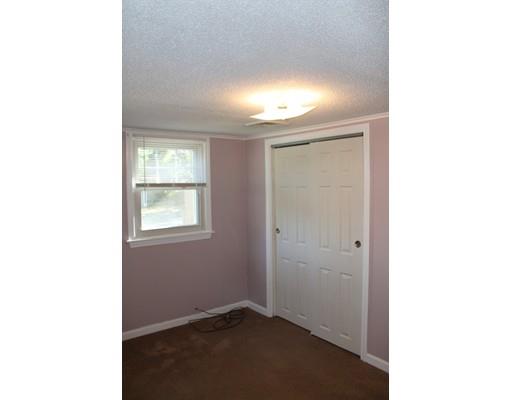 86 Howes St, Springfield, MA 01118 photo 13