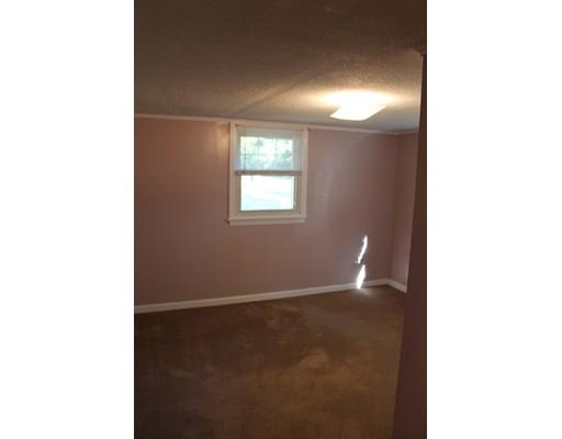 86 Howes St, Springfield, MA 01118 photo 14