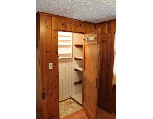 86 Howes St, Springfield, MA 01118 photo 9