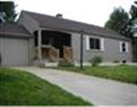 98 Lois St, Springfield, MA 01109 photo 1