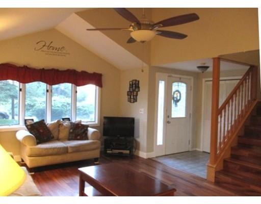 12 Cuba Rd, Worcester, MA 01603 photo 2