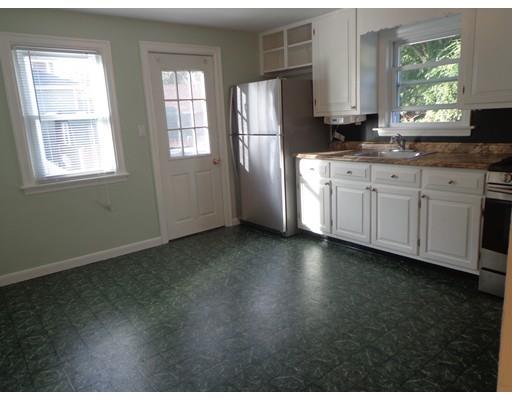 33 Strong St, Springfield, MA 01104 photo 4