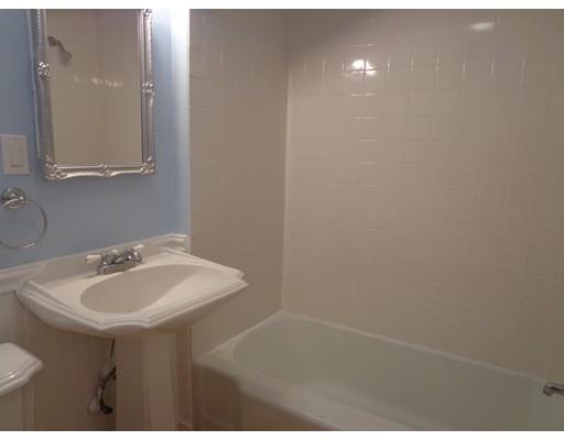 33 Strong St, Springfield, MA 01104 photo 8