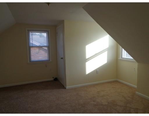 33 Strong St, Springfield, MA 01104 photo 9