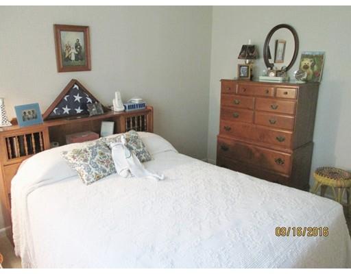 38 Greaney St, Springfield, MA 01104 photo 9