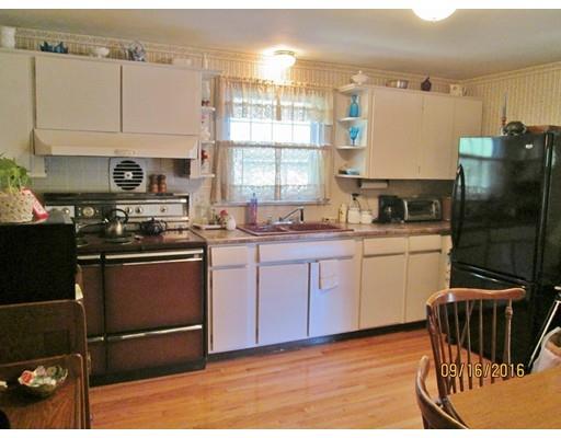 38 Greaney St, Springfield, MA 01104 photo 8
