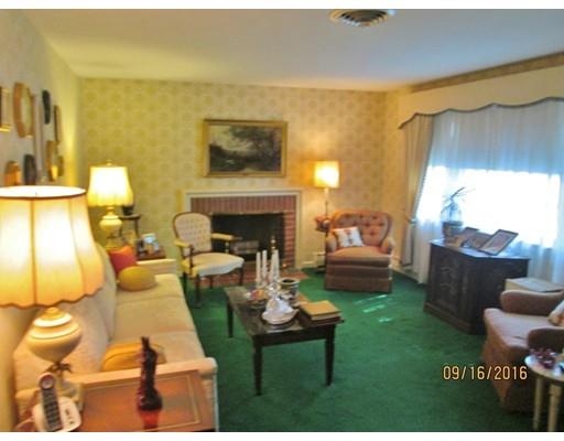 38 Greaney St, Springfield, MA 01104 photo 6