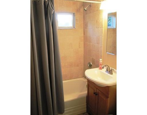 322 Abbott St, Springfield, MA 01118 photo 10