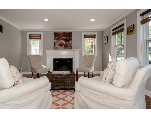 32 Willow St, Wellesley, MA 02481 photo 3