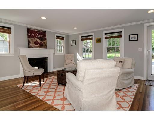 32 Willow St, Wellesley, MA 02481 photo 2