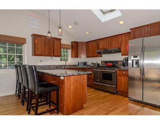 32 Willow St, Wellesley, MA 02481 photo 9