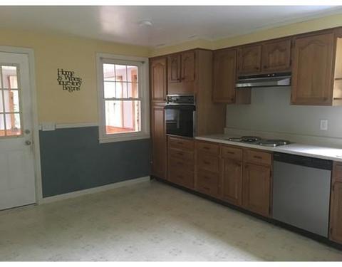 94 Apthorp St, Worcester, MA 01606 photo 3
