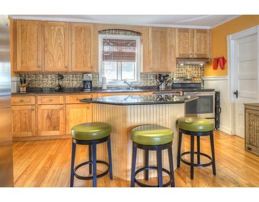 11 Lawrence St, Danvers, MA 01923 photo 4