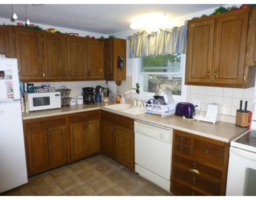 185 Kerry Dr, Springfield, MA 01118 photo 6