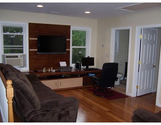 11 Trinity Ave, Worcester, MA 01605 photo 4
