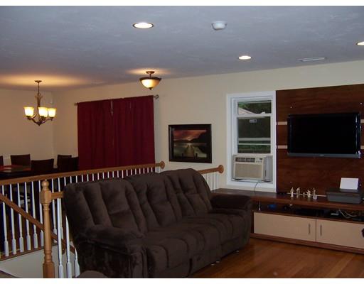 11 Trinity Ave, Worcester, MA 01605 photo 3