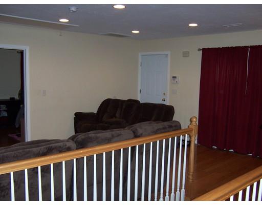 11 Trinity Ave, Worcester, MA 01605 photo 5