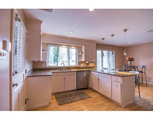 78 Chalmers St, Springfield, MA 01118 photo 5