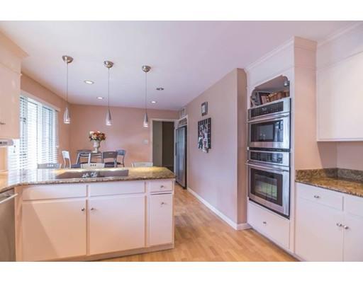 78 Chalmers St, Springfield, MA 01118 photo 6