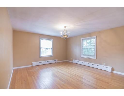 78 Chalmers St, Springfield, MA 01118 photo 15