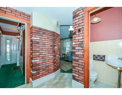 18 Temple St, Reading, MA 01867 photo 11