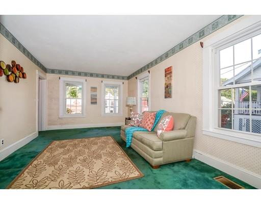 18 Temple St, Reading, MA 01867 photo 4