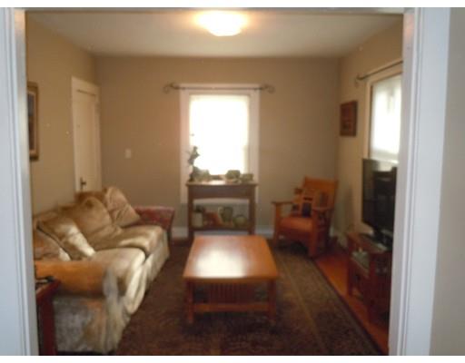 18 Call St, Chicopee, MA 01013 photo 5