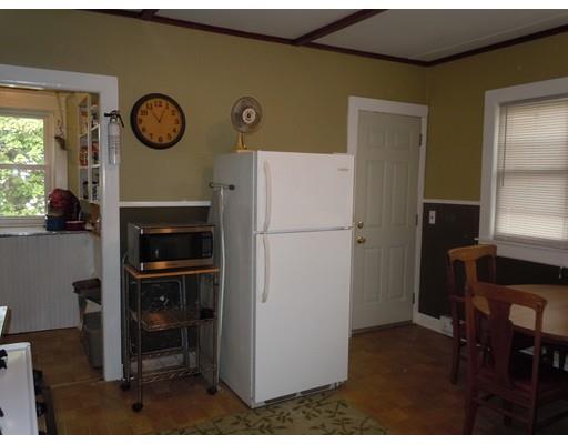 18 Call St, Chicopee, MA 01013 photo 9