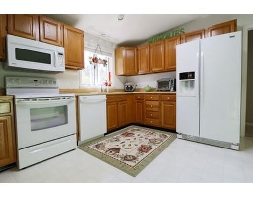 14 Twin St, Windham, NH 03087 photo 4