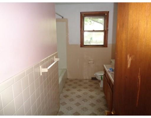 431 Britton, Chicopee, MA 01020 photo 7