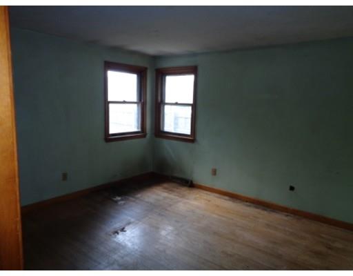 431 Britton, Chicopee, MA 01020 photo 9