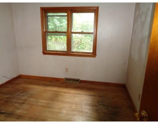 431 Britton, Chicopee, MA 01020 photo 8