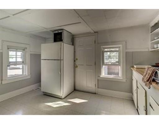 9 Charnock St, Beverly, MA 01915 photo 17