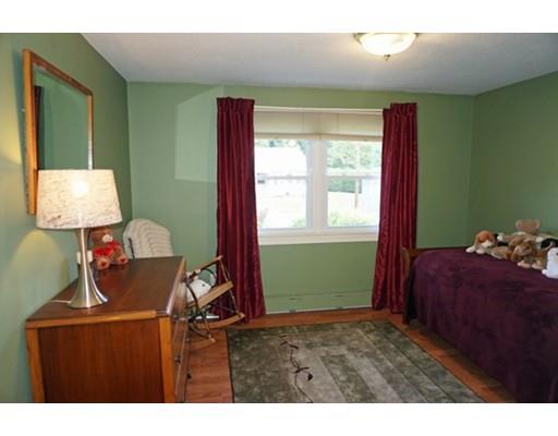44 Oliver St, Easthampton, MA 01027 photo 18