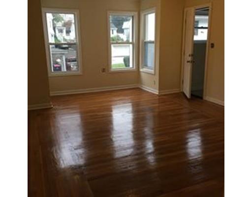 89 Ash St, Fall River, MA 02724 photo 3
