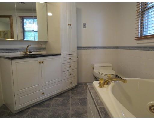 5 Laurel Ct, Marblehead, MA 01945 photo 16