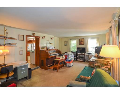 21 Elm St, Upton, MA 01568 photo 3