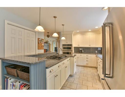 18 Munsey Dr, Hampton, NH 03842 photo 2