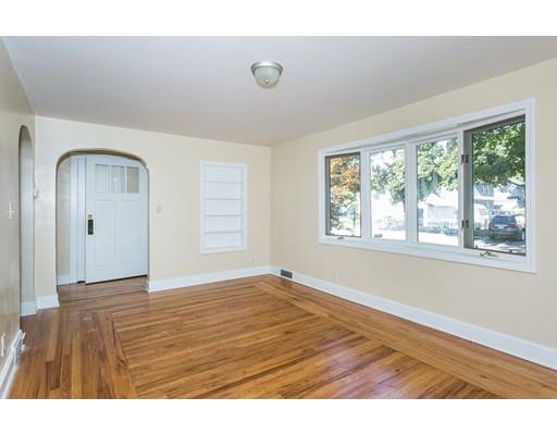 81 Park Rd, Springfield, MA 01104 photo 2
