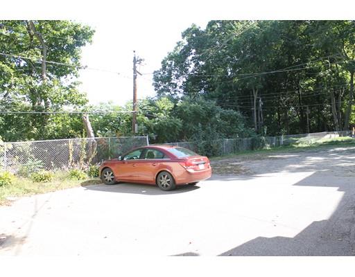 25 Richards St, Worcester, MA 01603 photo 4
