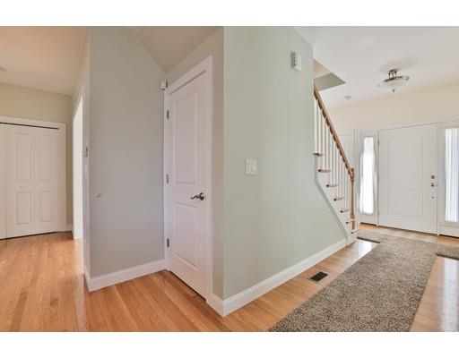 1 Grace Ct, Wakefield, MA 01880 photo 9