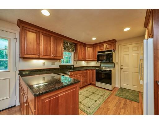 15 Ledgewood Dr, Dover, MA 02030 photo 10