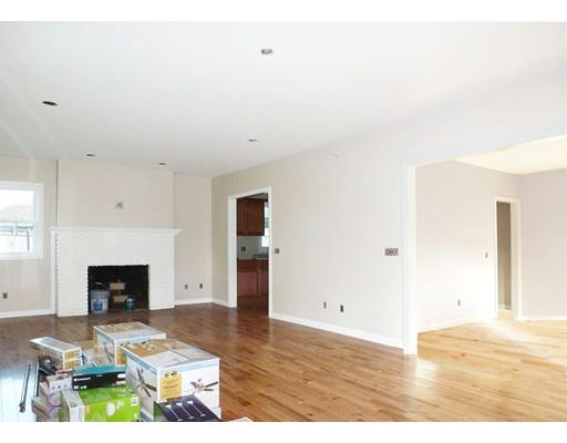 19 Eleanor Rd, Springfield, MA 01108 photo 5