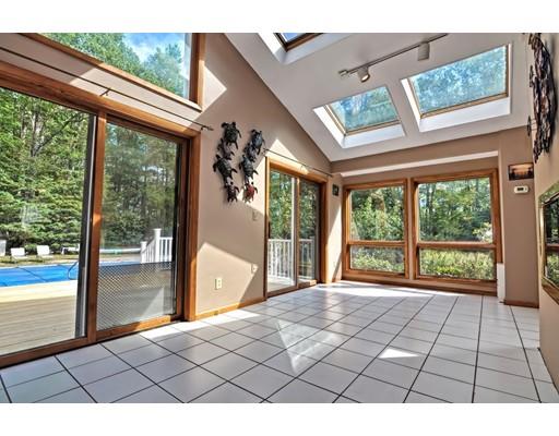 24 Fowler St, Upton, MA 01568 photo 5