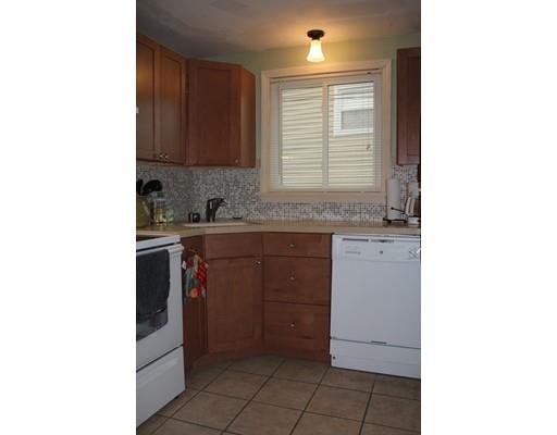 110 Berkeley Ave, Lowell, MA 01852 photo 4