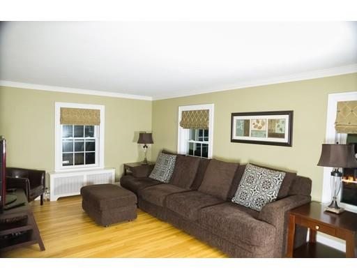 8 Puritan Rd, Reading, MA 01867 photo 4