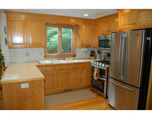 5 Harrison Pl, Franklin, MA 02038 photo 3