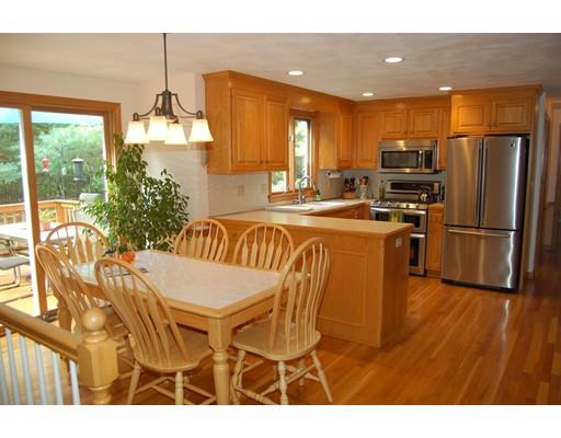 5 Harrison Pl, Franklin, MA 02038 photo 2
